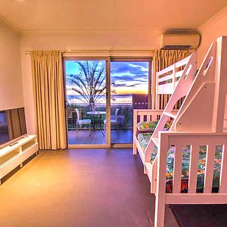 Onslow Beach Resort Екстериор снимка
