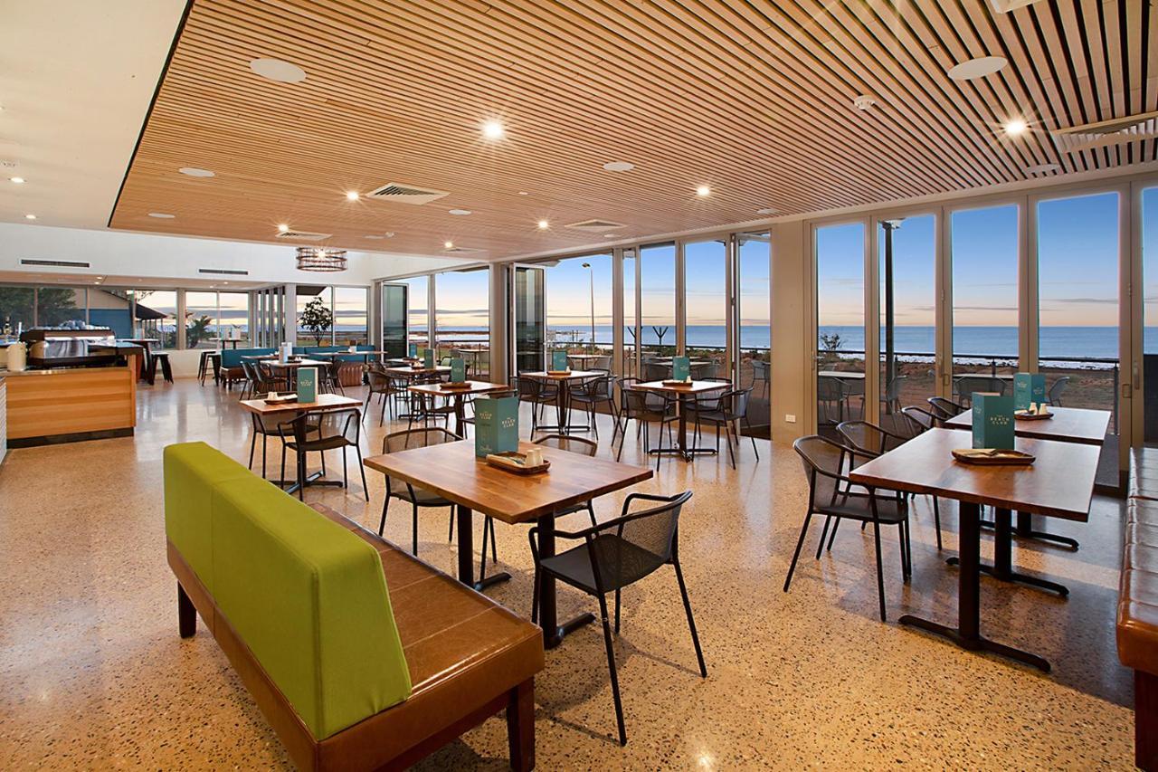 Onslow Beach Resort Екстериор снимка